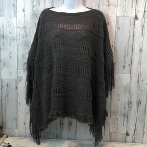 Jon & Anna Lightweight Fringed Gray Poncho OS